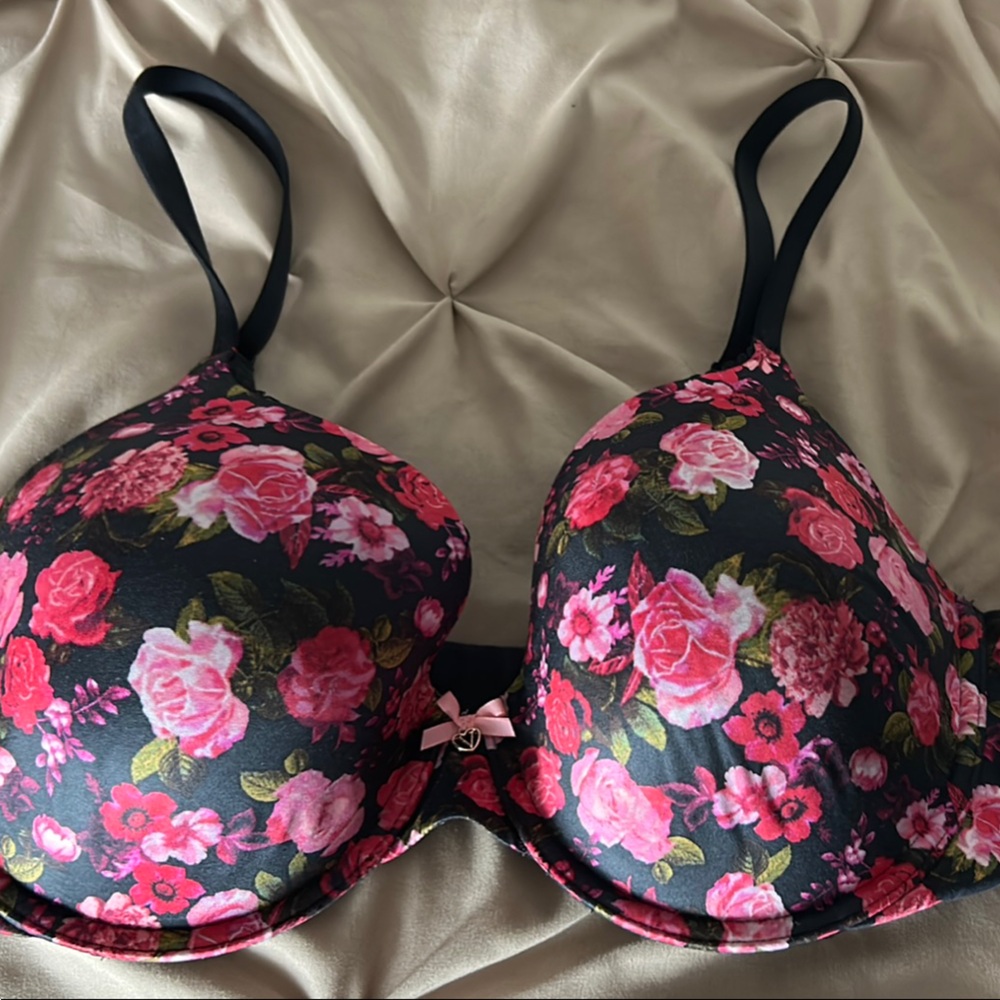 Victoria's Secret Black and Pink Lace Bra